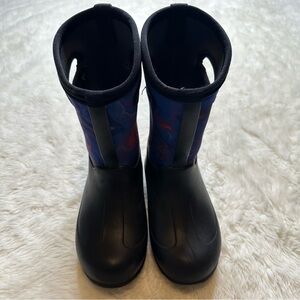 Bogs Snow and Rain Boots Black, Blue, and Red Size 13